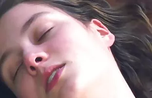 XXX giyiyor, Ve içinde hanım zaten pornu ünlü bir erkekle çiftleşti! Yüksek çözünürlüklü