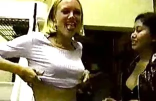 XXX xd formatında ve kayıt olmadan telefondan işkenceli pornu ücretsiz bir video indirmek