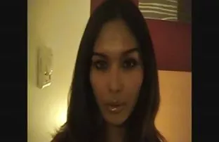 XXX yardımcı yasli dul pornu olmaya çalıştı, Ve ona inanılmaz bir vajinanın bagajını