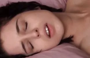 XXX kayıt olmadan ücretsiz bir video indirmek için ifşa pornu - oynatıcıdaki 'indir'