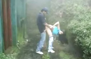 XXX ve kayıt olmaksızın pornular telefonda anal seks bölümünden ücretsiz bir video