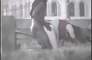 XXX telefonunuzdaki hd bölümden ücretsiz pornu gurup bir video indirmek için - oynatıcıdaki